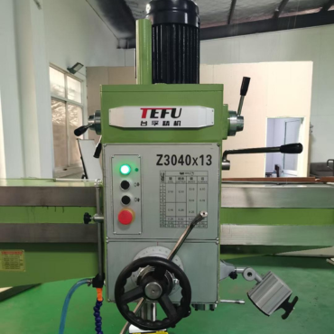 Close-up View of the Headstock on the Z3040X13 Light-duty Radial Drilling Machine