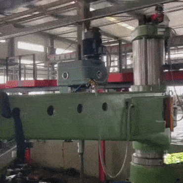 Overview of Heavy-duty Radial Drilling Machine Z30125X40 Assembly Workshop